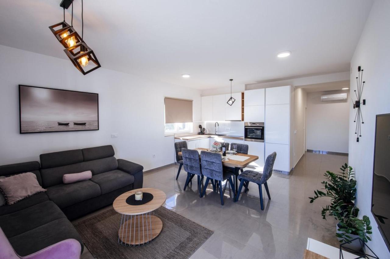 Crowonder Sun Dance Apartments With Heated Swimming Pool Seaview And Garden Светі Филип-і-Яков Екстер'єр фото